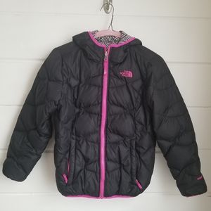The NorthFace girls size M puffer Jacket